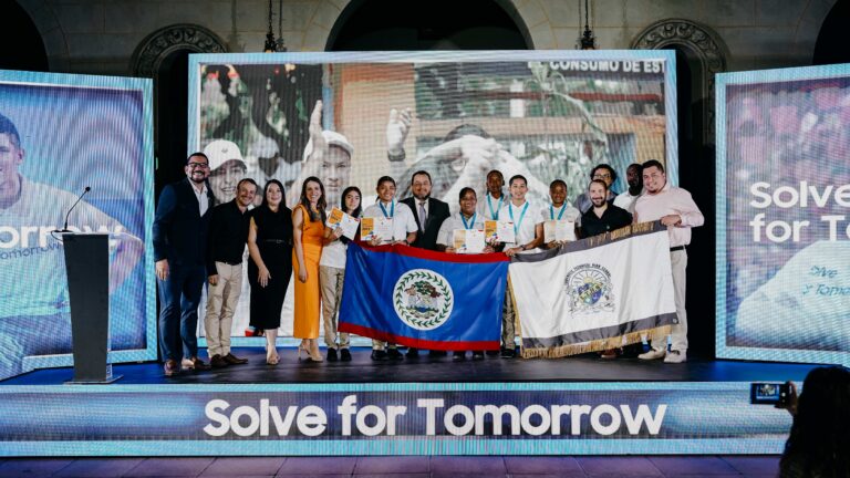 Equipo de Costa Rica logra su tercera victoriade Solve for Tomorrow con su solución para un futuro sostenible