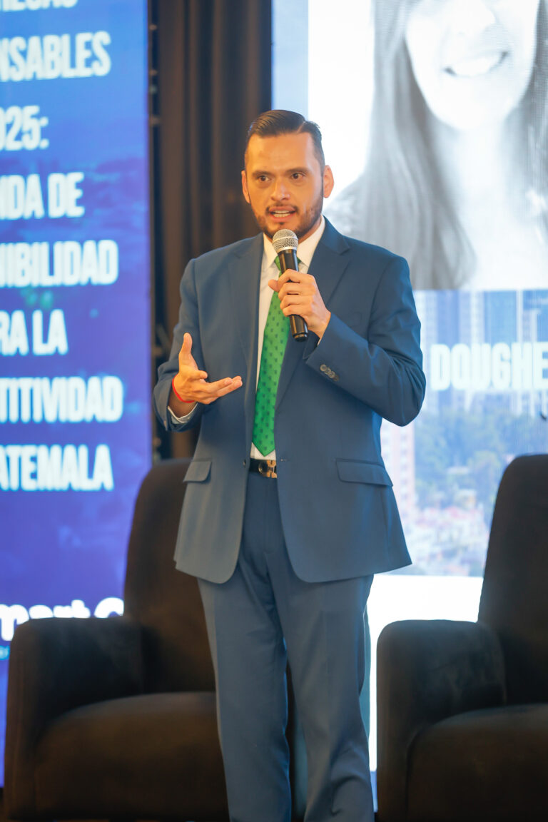CENTRARSE BUSCA COLOCAR AL SECTOR PRIVADOCOMO UN MOTOR DE CAMBIO EN SU PLAN OPERATIVO 2025