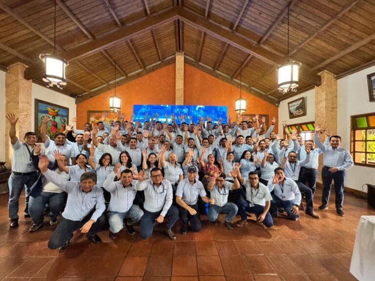 FUNDEA CELEBRA 33 AÑOS IMPULSANDO EL DESARROLLO ECONÓMICO EN 227 MUNICIPIOS DE GUATEMALA: SEMBRANDO OPORTUNIDADES, CULTIVANDO SUEÑOS Y COSECHANDO UN FUTURO MEJOR PARA EL PAÍS.
