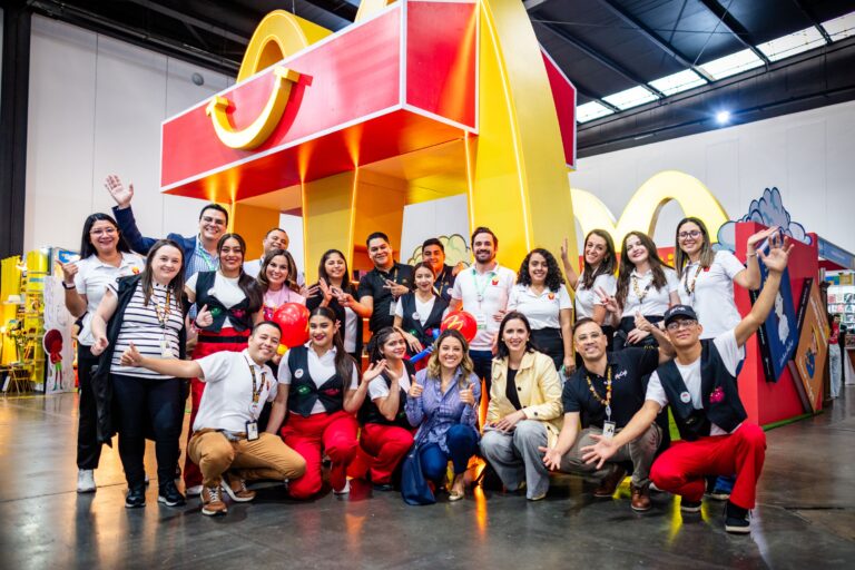 McDonald’s fomenta el amor por la lectura en FILGUA 2025