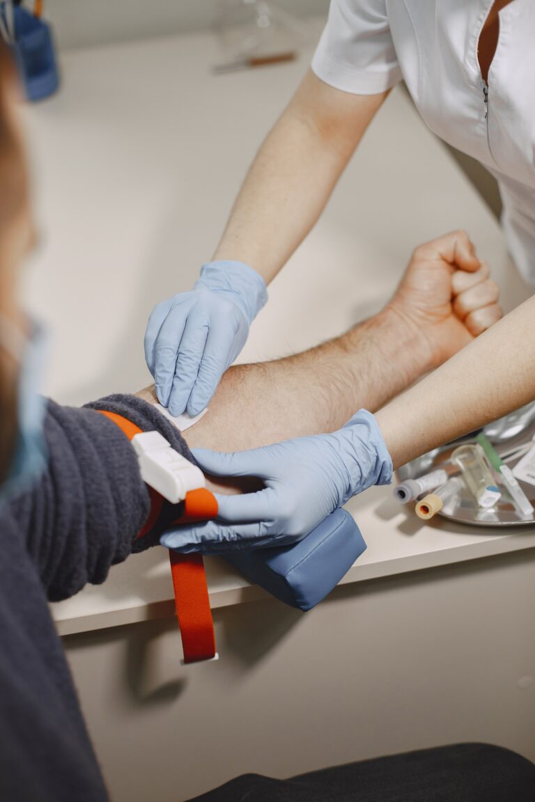 Análisis de sangre muestra potencial para detectar cáncer testicular cuando los marcadores estándar no lo detectan